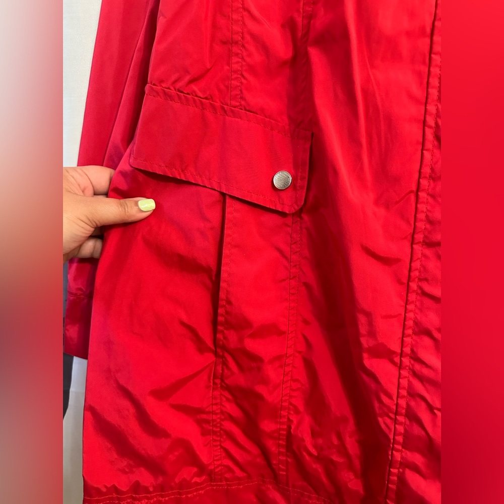 Women’s Rain Jacket - Picture 4 of 6